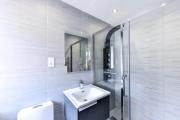 Top Crowthorne