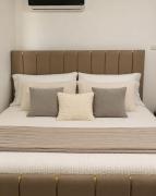 Ingrid luxury stay near sti airport and pool king bed