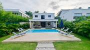 Villa Antonia Private Pool, Beach Access and Daily Housekeeping in an Exclusive Gated Community