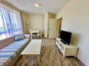 Large 2-Bedroom Apartment with Living Room