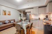 Classy Venice in St Mark Venice Mall near BGC, Pet Friendly, Swimming Pool, Balcony