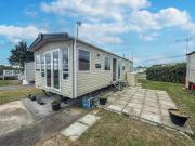 Lovely Caravan With At Steeple Bay Park, Essex Ref 36016F