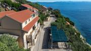 APARTMAN DJONI 1 by Villas Guide