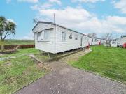 Cosy Caravan At St Osyth Beach Holiday Park In Essex Ref 28004Bc