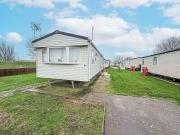 Cosy Caravan At St Osyth Beach Holiday Park In Essex Ref 28004Bc