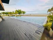 Endless Summer Seafront - 1BR Beach Resort Condo