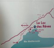Mobilhome très ombragé au Lac des rêves