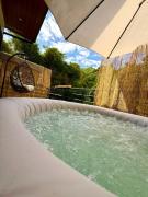 Glamping de lujo en Buga, jacuzzi-Río-Naturaleza-Piscina