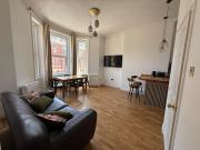 Modern Central SeaFront Gem - Sleeps 2-4 - 2 beds