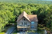 Pocono 6BR - Game Room, Hot Tub, Lake and Beach Access
