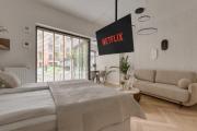 Granaria Premium Suite with Jacuzzi and Patio - Gdansk Old Town by Lion Apartments