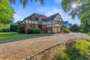 Bray - 6 Bedroom Detached Family House - Gated Parking for 6 cars, Sleeps 11, Bray, Maidenhead