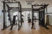 Beachfront Penthouse Spacious, Gym, Pool, 7PPL