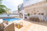 Beautiful villa with swimming pool