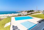 Wave Throne Nazare Heights Pool and Terrace