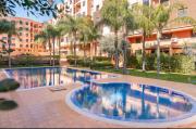 Appartement moderne avec piscine et parking securise