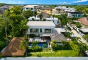 Bangtao 4 Bedrooms Modern Single-Unit Villa 1000 Square Meters of Land 15-Meter Oversized Private Pool Oversized Garden