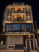 LUXE Penthouse 4BHK with Swimming pool