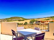 Appartamento in residence con piscina e vista mare