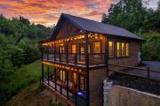 Beautiful Smoky Mountain Views with Hot Tub Game Room