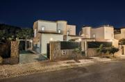 Villa with Jacuzzi Golf Views and Pool Table