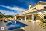 Villa Esplendida by Abahana Villas