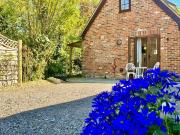 Tadpole Cottage by inspirestays-com