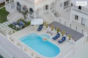 StayVista at Tara Villa with Pool and Jacuzzi