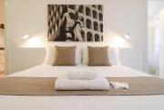 Spacious 2 Suite Home - AC WiFi & Metro 9 min