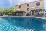 Villa Christina with Pool, Jacuzzi and Sauna