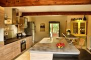 Domaine-Vignoble-piscine-jacuzzi-sauna
