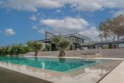 Superbe villa moderne 4chambres en suite, piscine à débordement