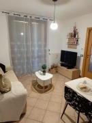 Pretty home near station & Free Parking