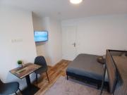 City Hub Room 24 - mit Balkon - Coffee for free -