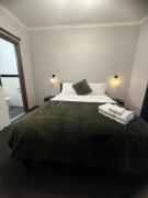 Top Deniliquin