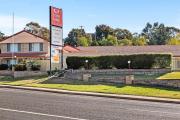 Top Cowra