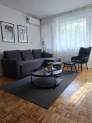 "Book Me" Apartment - Zagreb - Free Public Parking in Front