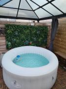 Le 301 Vercingétorix - Proche Paris & Disney avec jaccuzi et jardin privatif
