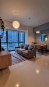 Elegant Modern 2-BR Central BGC near Malls & Cafes