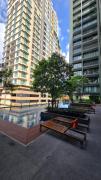 Top Sathani Khlong Tan