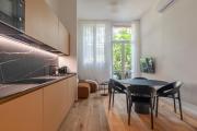 Bright 2BR - 2BA - Garden - AC - Central