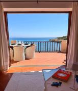 Affascinante Fronte Mare - Seafront Apartment - Wi-Fi, Beach Access & Parking