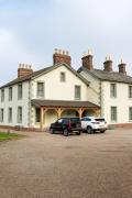 Peak View Manor House, Penrith Sleeps up to 13
