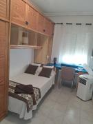 Habitación amplia y cómoda