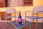 DURING HOME - Beach Apartment with Patio & Free Parking