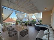 Niki Terrace & Jacuzzi Retreat