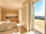 MONACO - MENTON - SEA VIEW - FULL CLIM - 2 BEDROOMS - PREMIUM LOCATION - LUXURY RENOVATED - PARKING - BALCONY - BEAcH and SUN