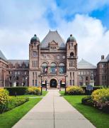 Family and Friends Unit, Private WR, Air condition, Wifi- Near Eaton Centre, Dundas Square and University