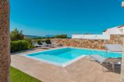 VILLA INDIPENDENTE AL MARE BUDONI