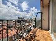 Le Croissant Apartment City center, balcony